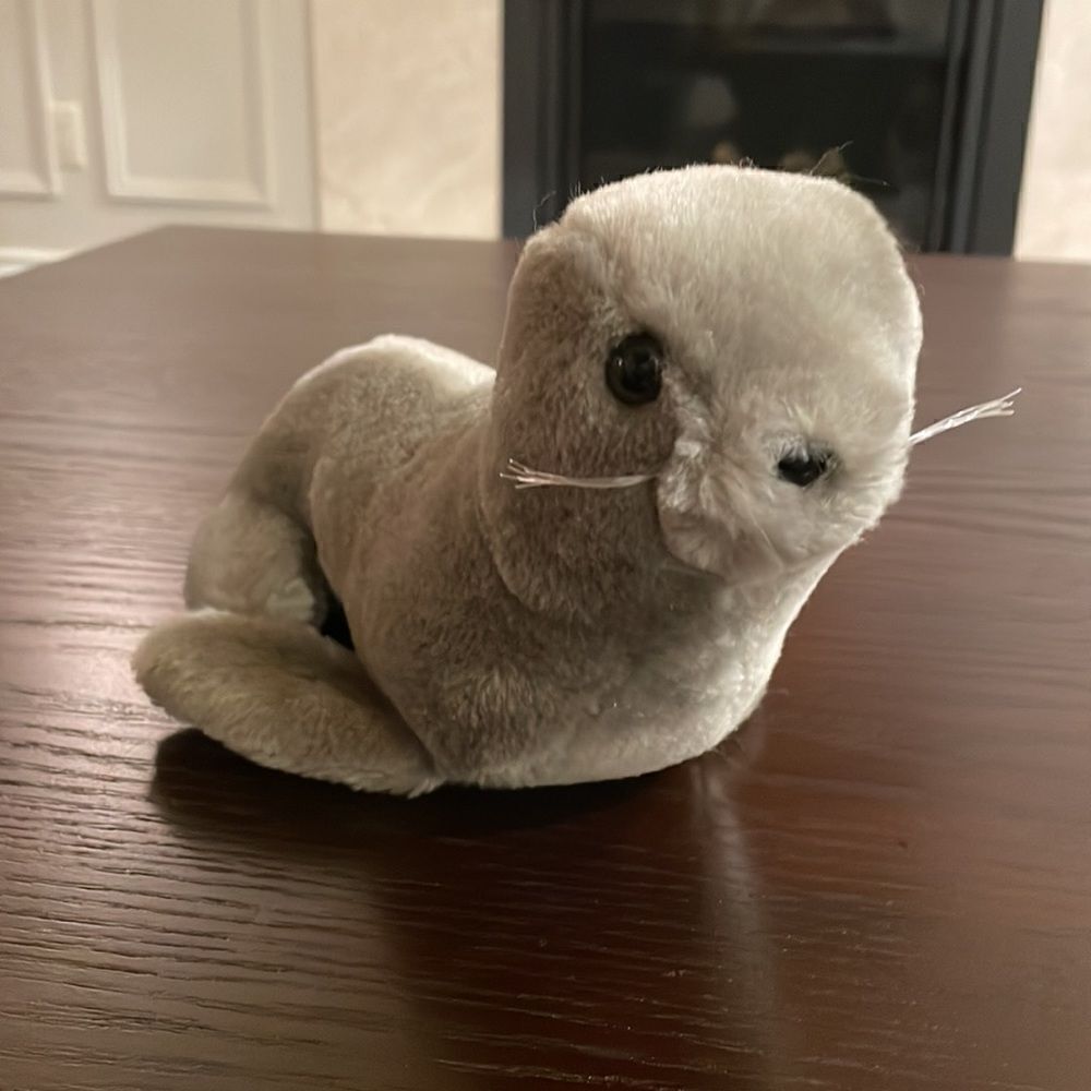 Dakin Grey Seal with Whiskers 1976 Vintage Excellent Condition 10” long Tush tag